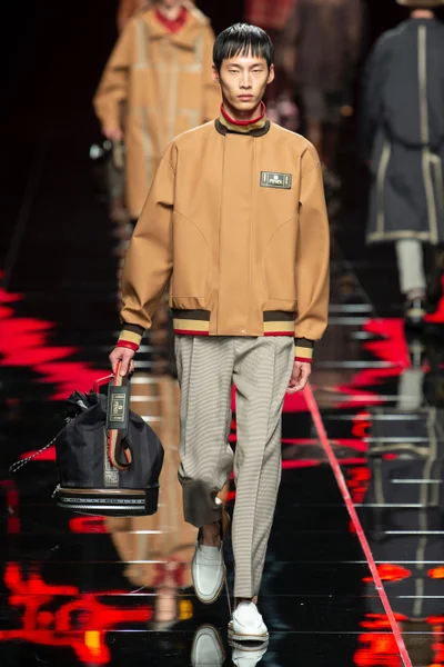 Look 35